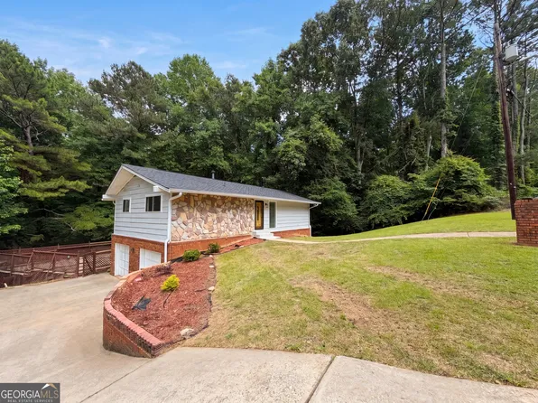 3630 Creekview Cir, Atlanta, GA 30349