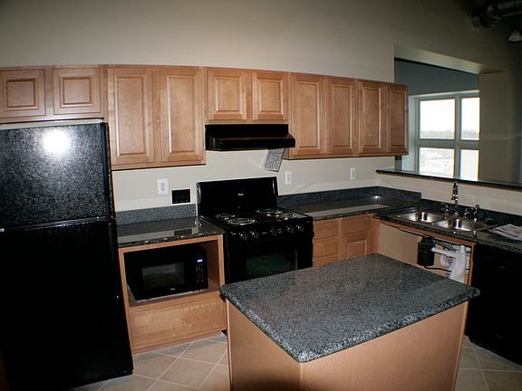 2nd image of 10 W Huron St Ste 207