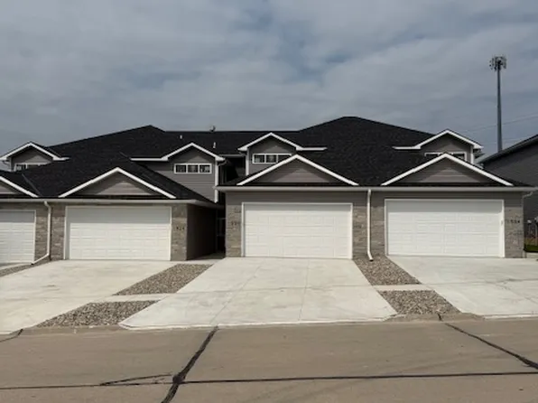 1930 Flagstone Rd, Lincoln, NE 68521