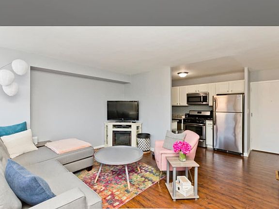4th image of 3950 N Lake Shore Dr #408B