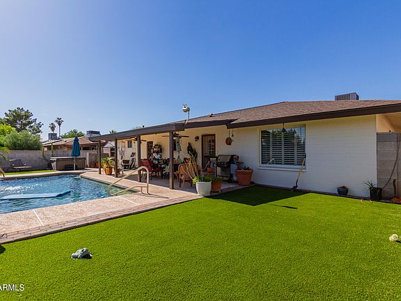 4th image of 1947 E PEBBLE BEACH Drive