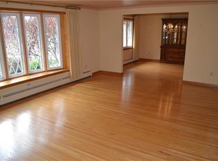14 Stephens Ct, Lancaster, NY 14086