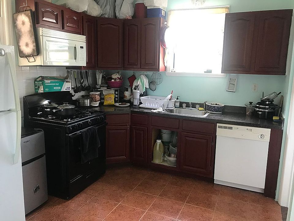 1st image of 108-43 38th Ave