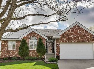 16344 Chicago Cir, Omaha, NE 68118
