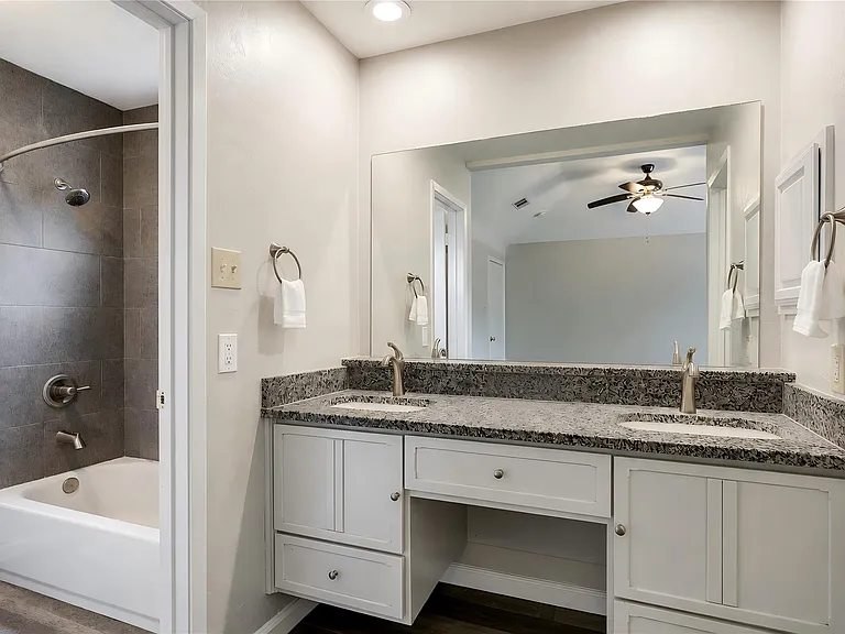 12710 Fenimore Ct — Photo 9