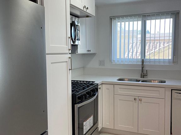 5th image of 1045 N Edinburgh Ave APT 2