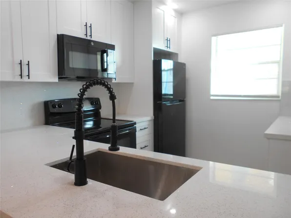 151 Berkley Rd APT 309, Hollywood, FL 33024