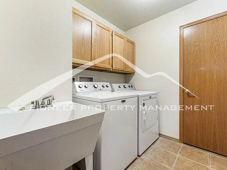 2924 Troxell Ave — Photo 21
