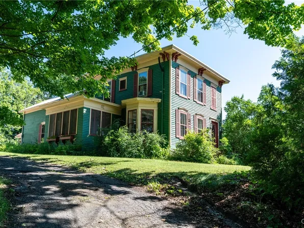 81 Rowley St, Gouverneur, NY 13642