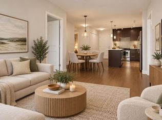 15745 Croydon Dr #317, Surrey, BC V3Z 2L5