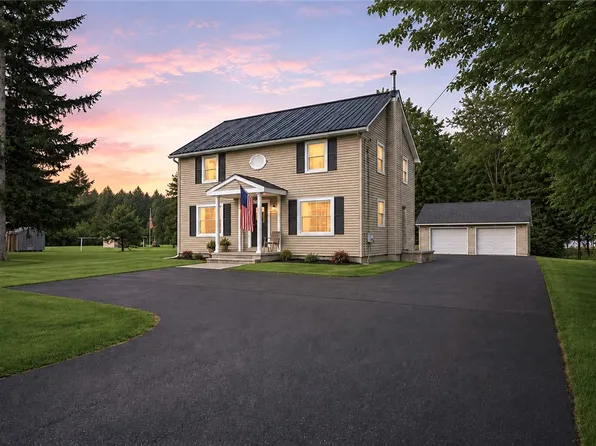 1133 Webster Rd, Webster, NY 14580