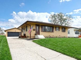 2705 E 40th Ct, Des Moines, IA 50317