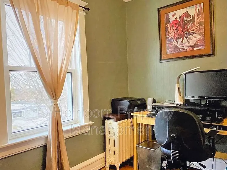 123 E Winona St — Photo 11