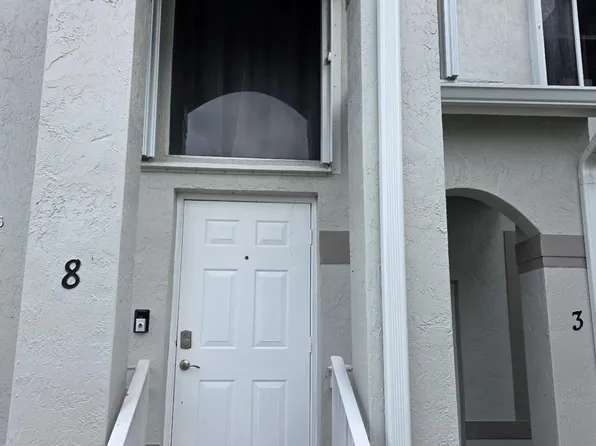 21255 NE 8th Pl APT 8, Miami, FL 33179