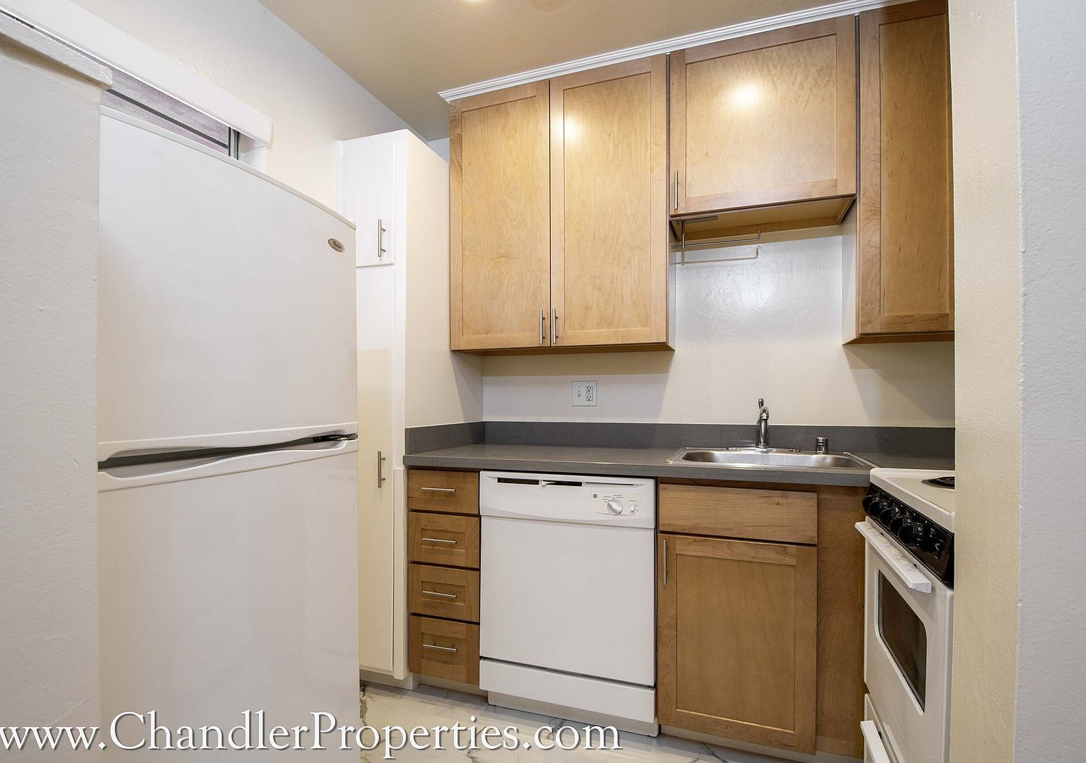 1915 Greenwich St Unit 3 - Image 2