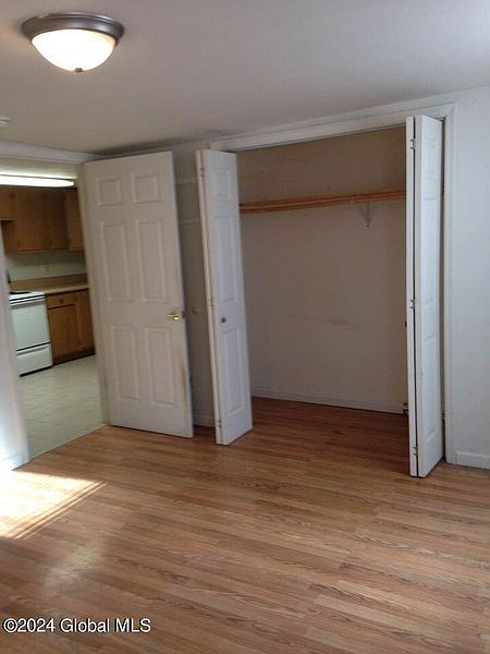 4th image of 34 Lake Avenue