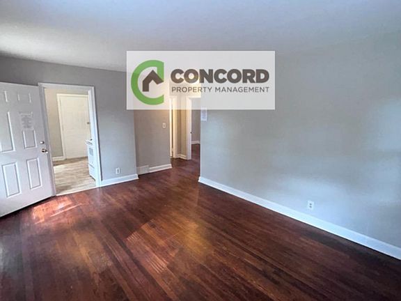 4th image of 2806 Stratford Dr