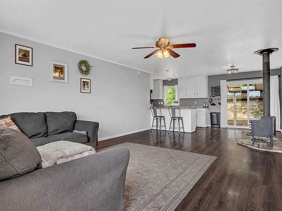 4th image of 4830 Fall Street