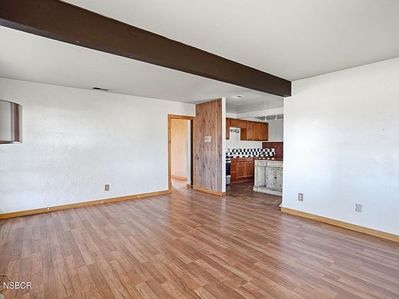 5th image of 502 E Chestnut Ave