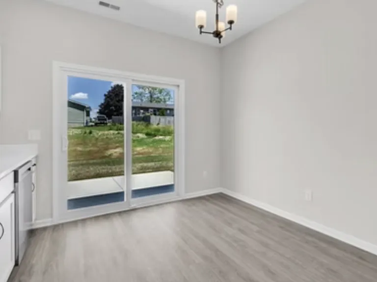 1905 Deerfield Ln — Photo 10
