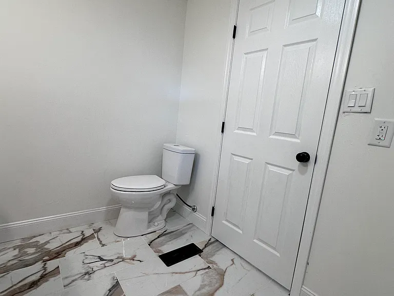 186 Gay St — Photo 14