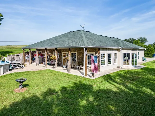 315 S 118th St, Bonner Springs, KS 66012