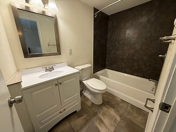 3rd image of 25 Court St #2
