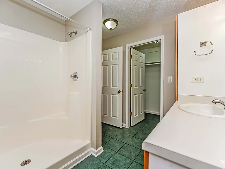 124 Spring Valley Cir — Photo 10