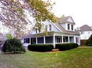 705 E State St, Mountain Grove, MO 65711