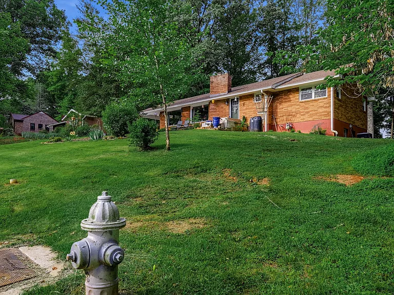 FRONT YARD from Cul-de-sac (right side of yard)