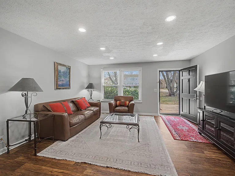 509 Alexander Dr — Photo 14