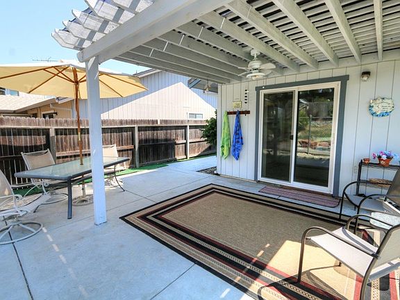 4th image of 7131 Valeriana Ave
