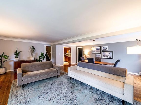 5th image of 1779 Beaconwood Ave