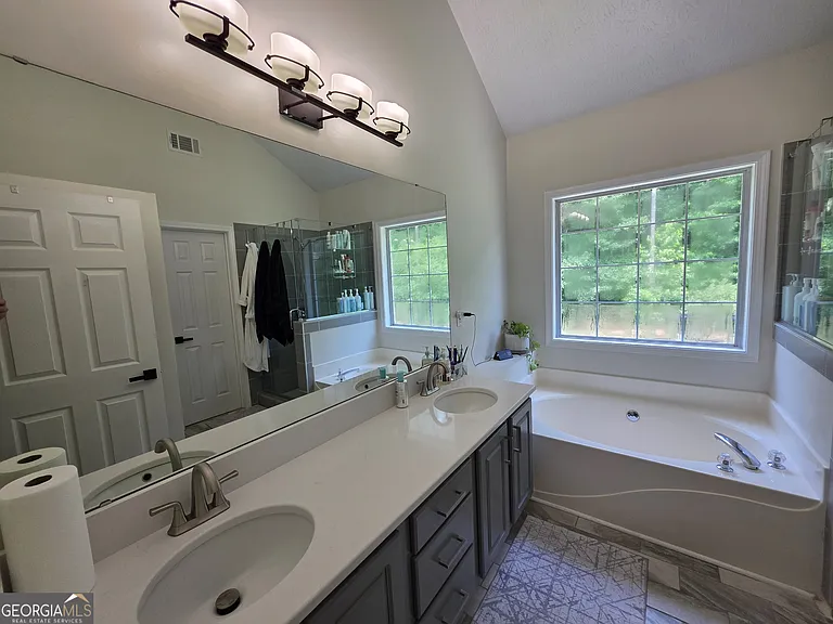 100 Bedford Forrest Dr — Photo 15