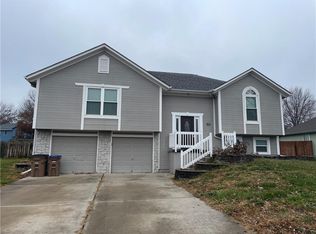 412 N Franklin St, Raymore, MO 64083