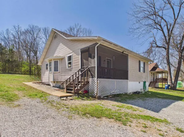 504 Walnut St, Flippin, AR 72634