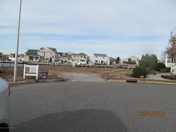 2nd image of 1310 Wickford Ln