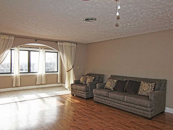 2nd image of 115 Foxfire Dr