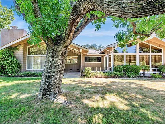 4th image of 1257 Chateau Dr