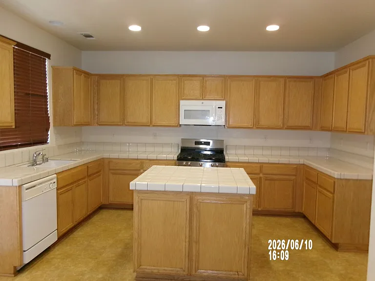 8728 High Ridge Dr — Photo 6