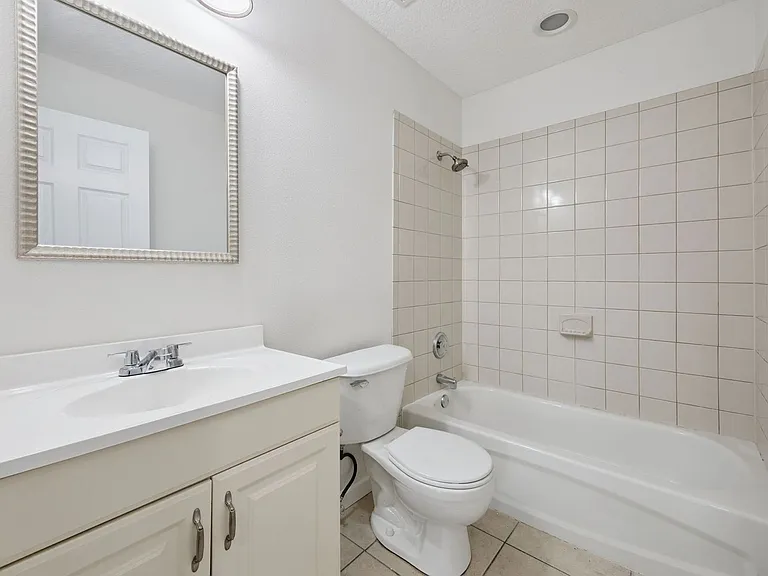 1105 N Rockingham Ave — Photo 12