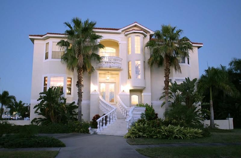 2nd image of 6121 Pasadena Point Blvd