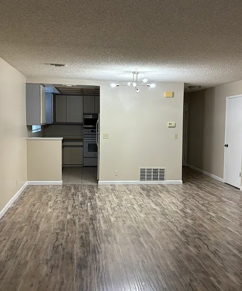 2723 Oak Rd #E — Photo 5