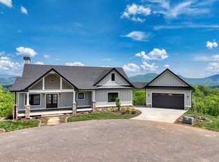 63 Ivy Log Heights Spur, Young Harris, GA 30582