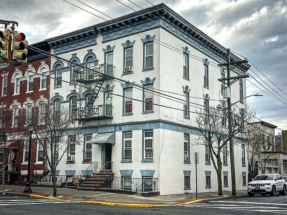 1st image of 2315-2317 New York Ave #C4