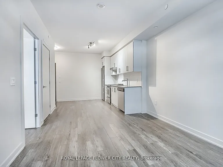 212 King William St #1011 — Photo 18