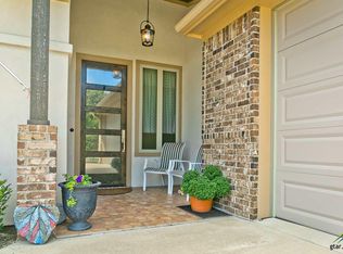 723 Abbey Rd, Lindale, TX 75771