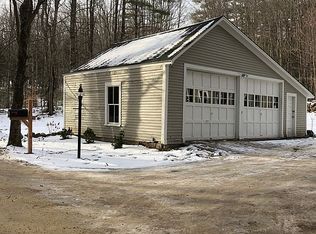 59 John Connor Rd, Weare, NH 03281