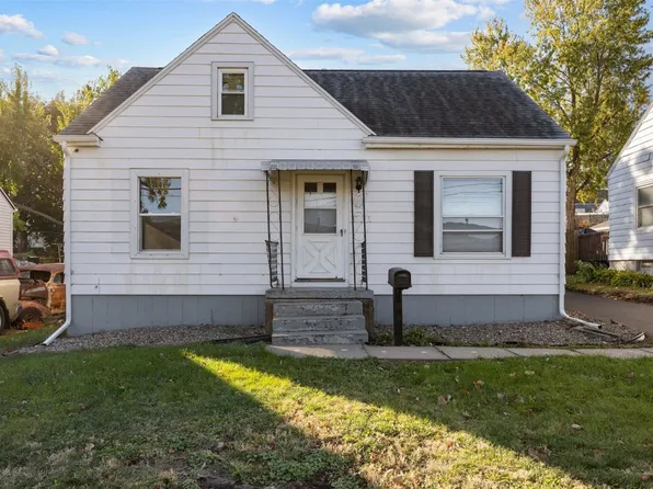 815 15th Ave SW, Cedar Rapids, IA 52404