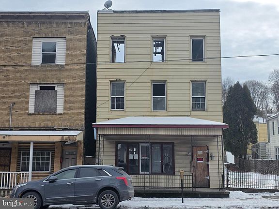 3rd image of 426 Centre St